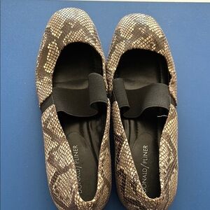 Donald J. Pliner Dennis python Mary Jane flats  8.5